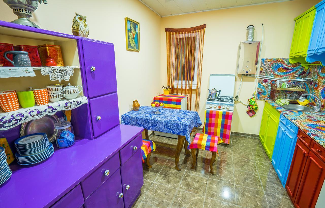 Zgarbi Hostel Tbilisi Exteriör bild