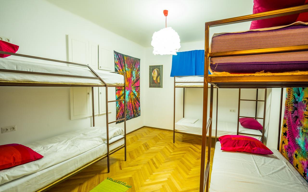Zgarbi Hostel Tbilisi Exteriör bild