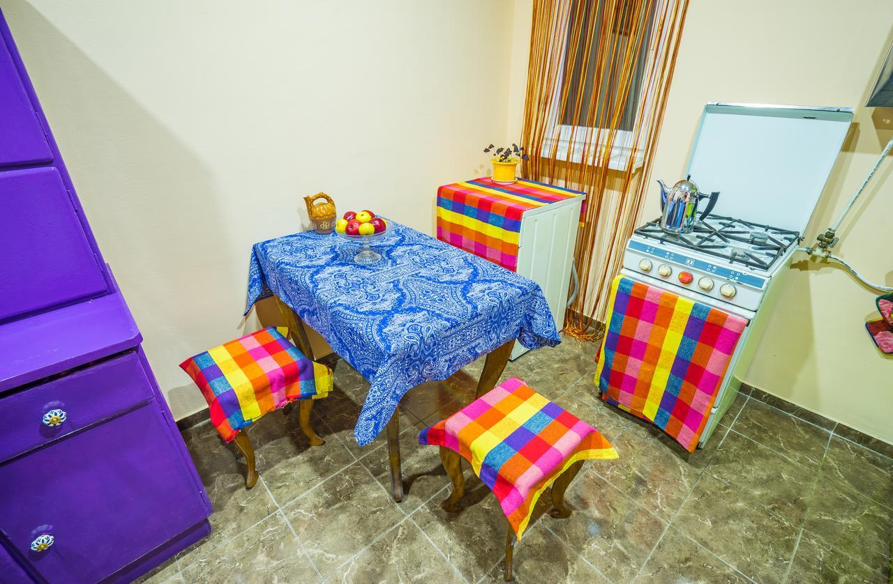 Zgarbi Hostel Tbilisi Exteriör bild