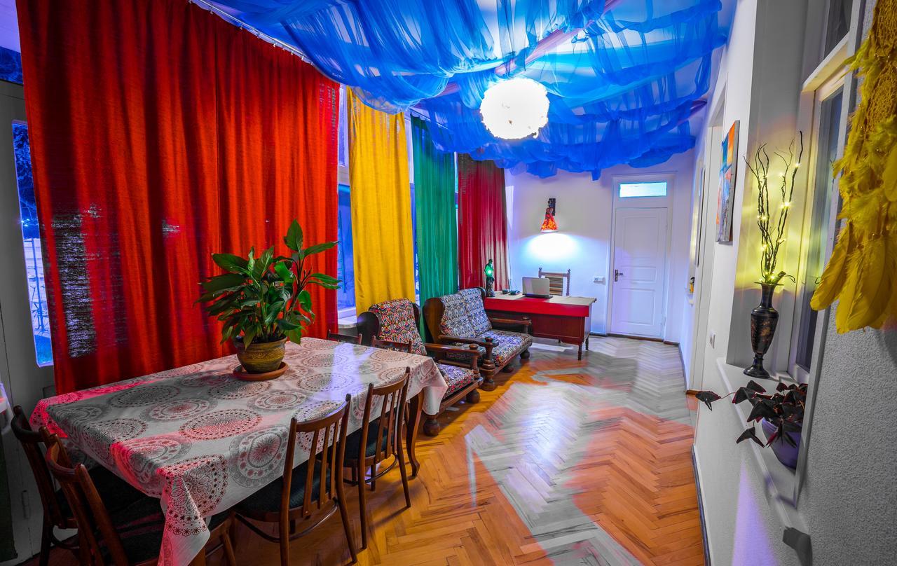 Zgarbi Hostel Tbilisi Exteriör bild