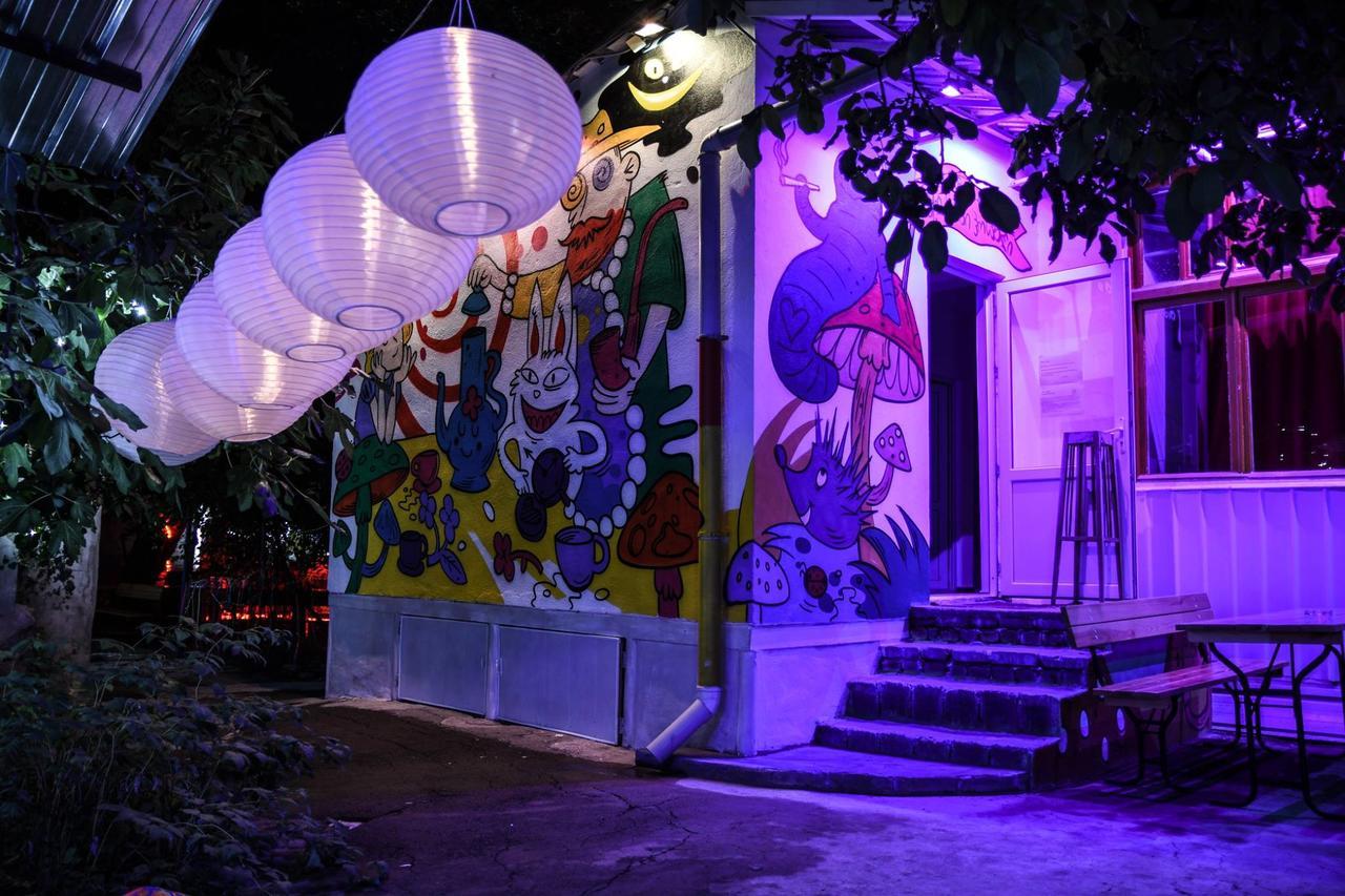 Zgarbi Hostel Tbilisi Exteriör bild