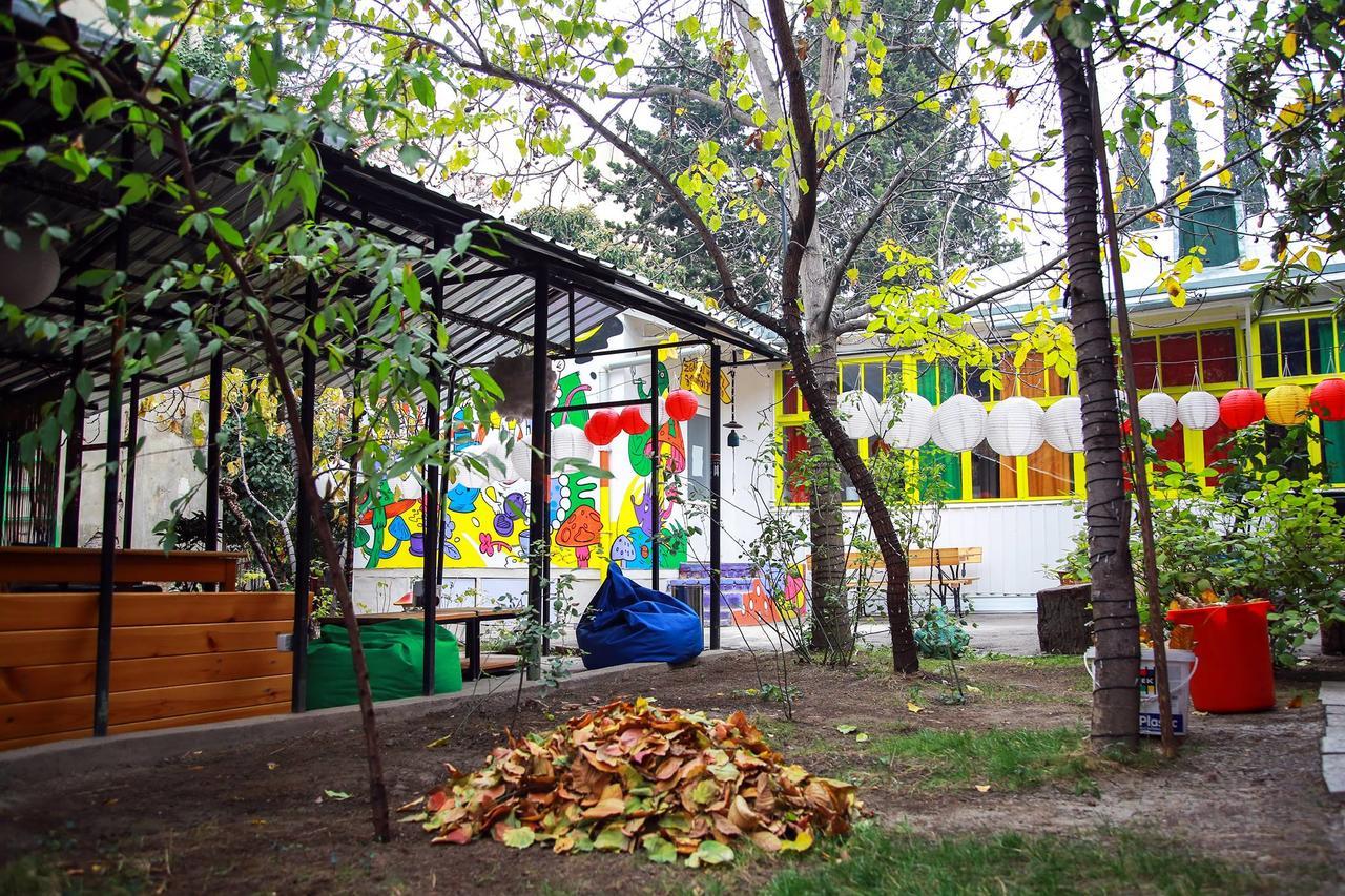Zgarbi Hostel Tbilisi Exteriör bild
