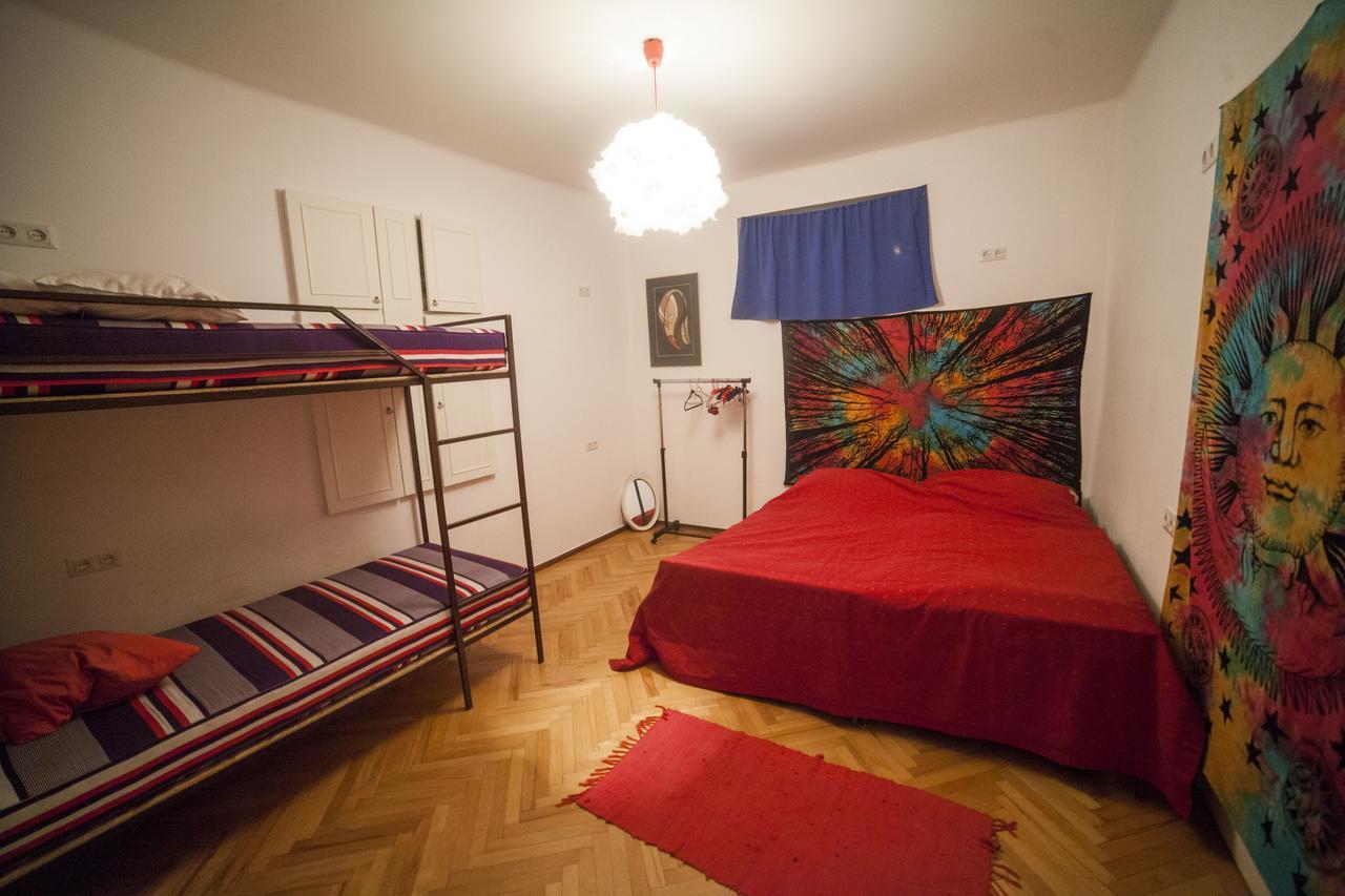 Zgarbi Hostel Tbilisi Exteriör bild