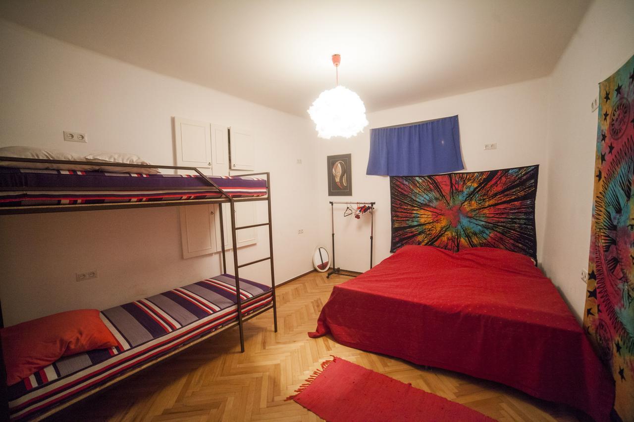 Zgarbi Hostel Tbilisi Exteriör bild