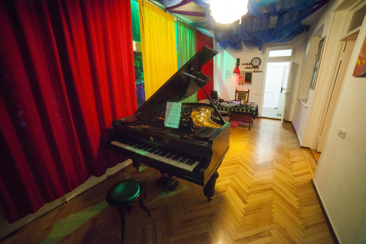 Zgarbi Hostel Tbilisi Exteriör bild